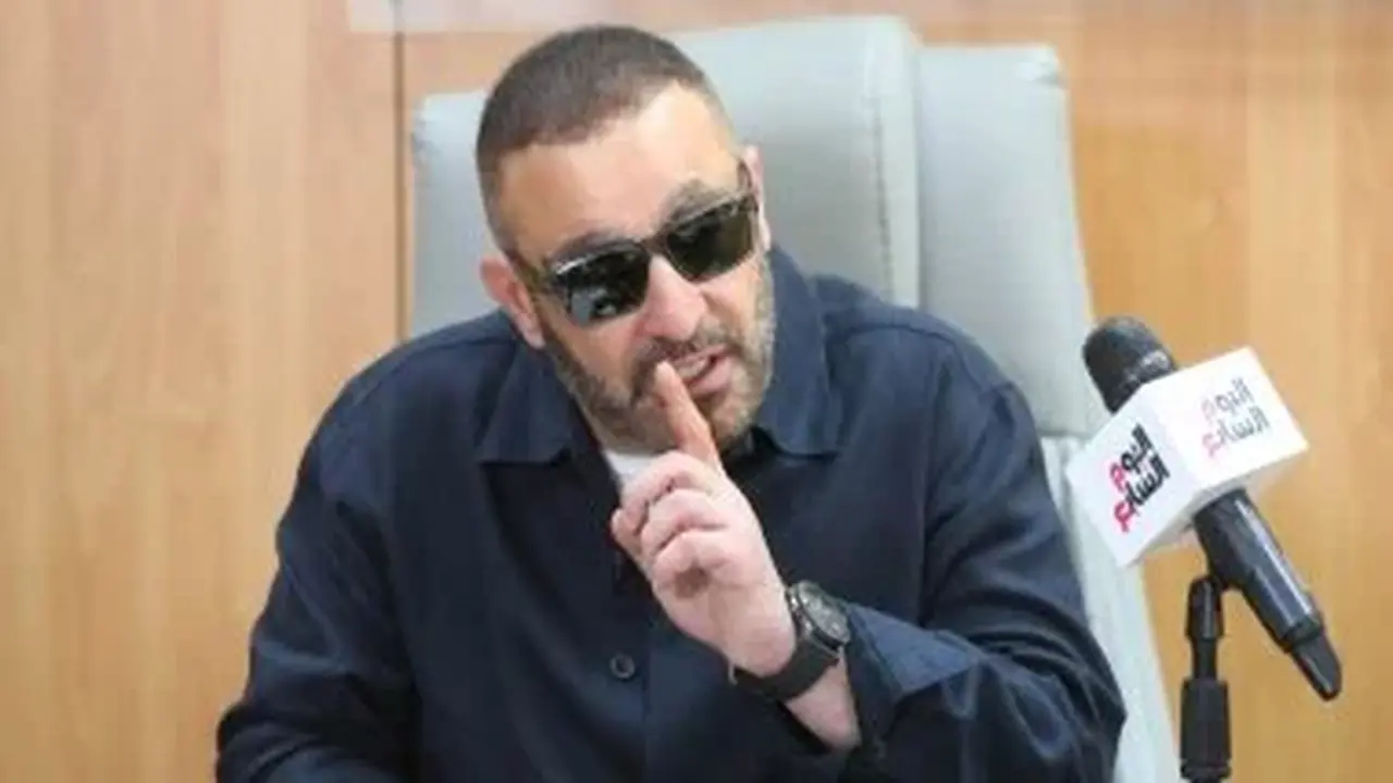 أحمد السقا يثني على أداء منى زكي في فيلم الست ويصفها بالعظيمة التي لا منافس لها